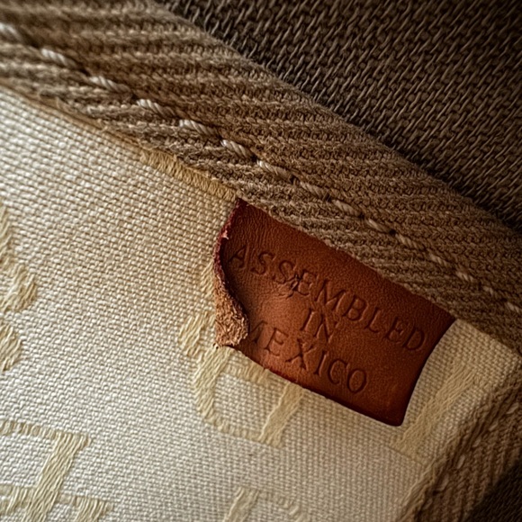 Dooney & Bourke Signature Canvas Shoulder Bag Project - Picture 13 of 13